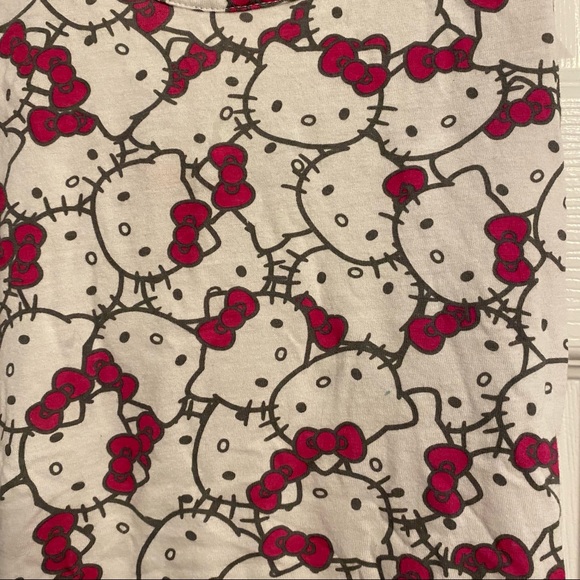 Sanrio Hello Kitty Sleep Tunic, Junior’s Small - Item 0031 - Picture 2 of 6